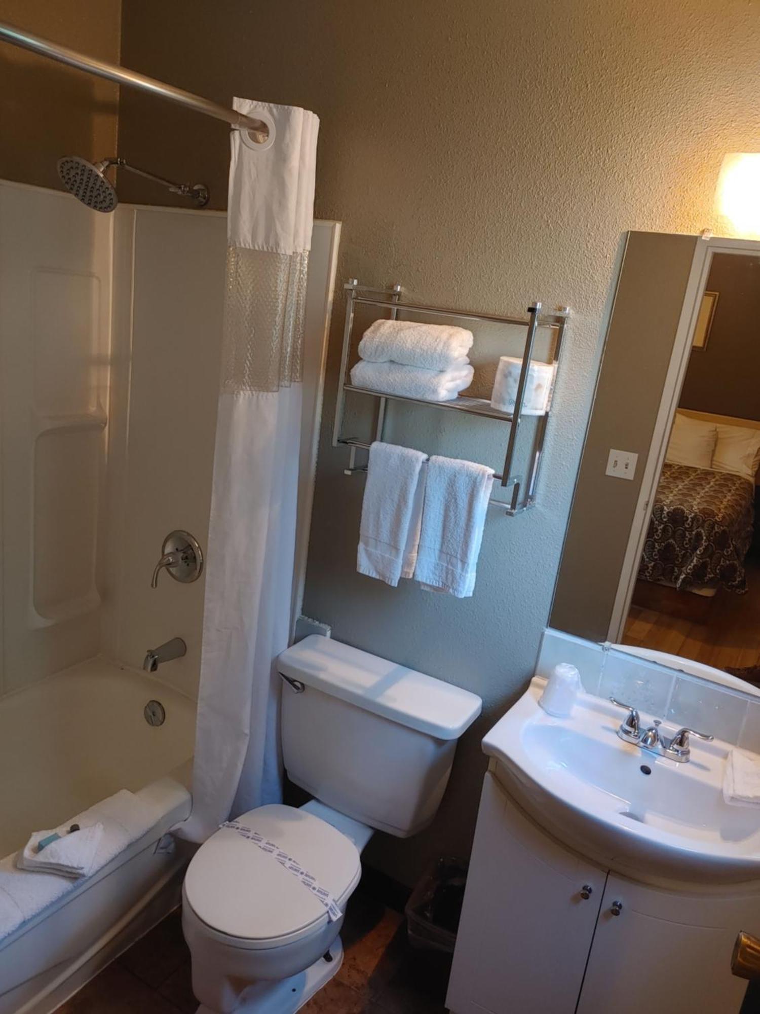 Magnuson Hotel Creston Esterno foto